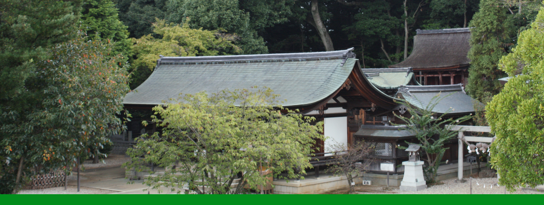上地八幡宮の境内